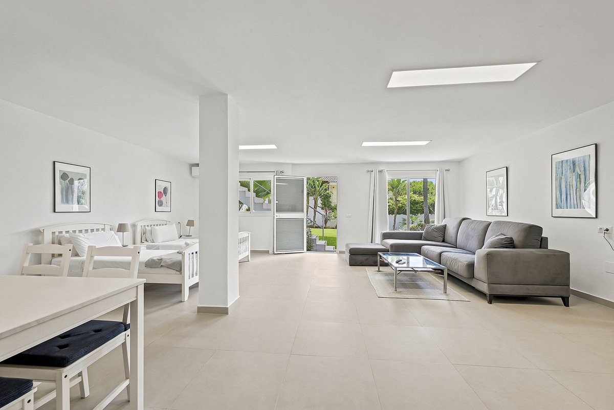 5 Bed Detached Villa in Mijas Costa