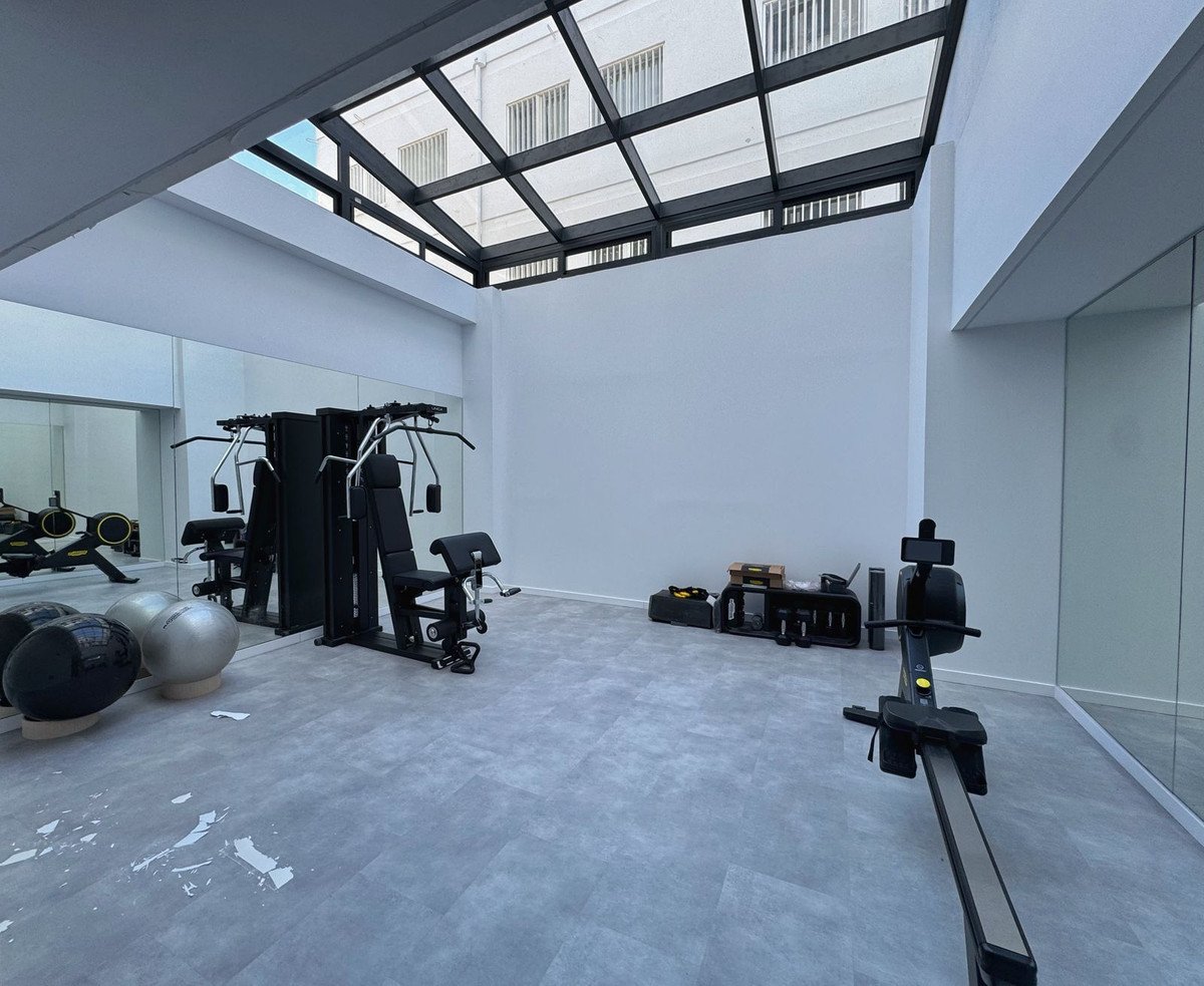 3 Bed Middle Floor Apartment in Marbella