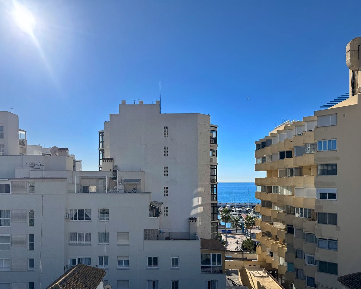 3 Bed Middle Floor Apartment in Marbella
