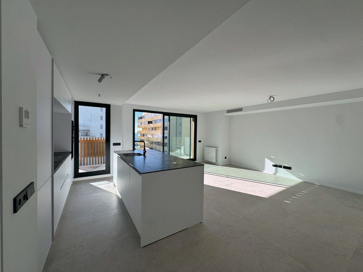 3 Bed Middle Floor Apartment in Marbella