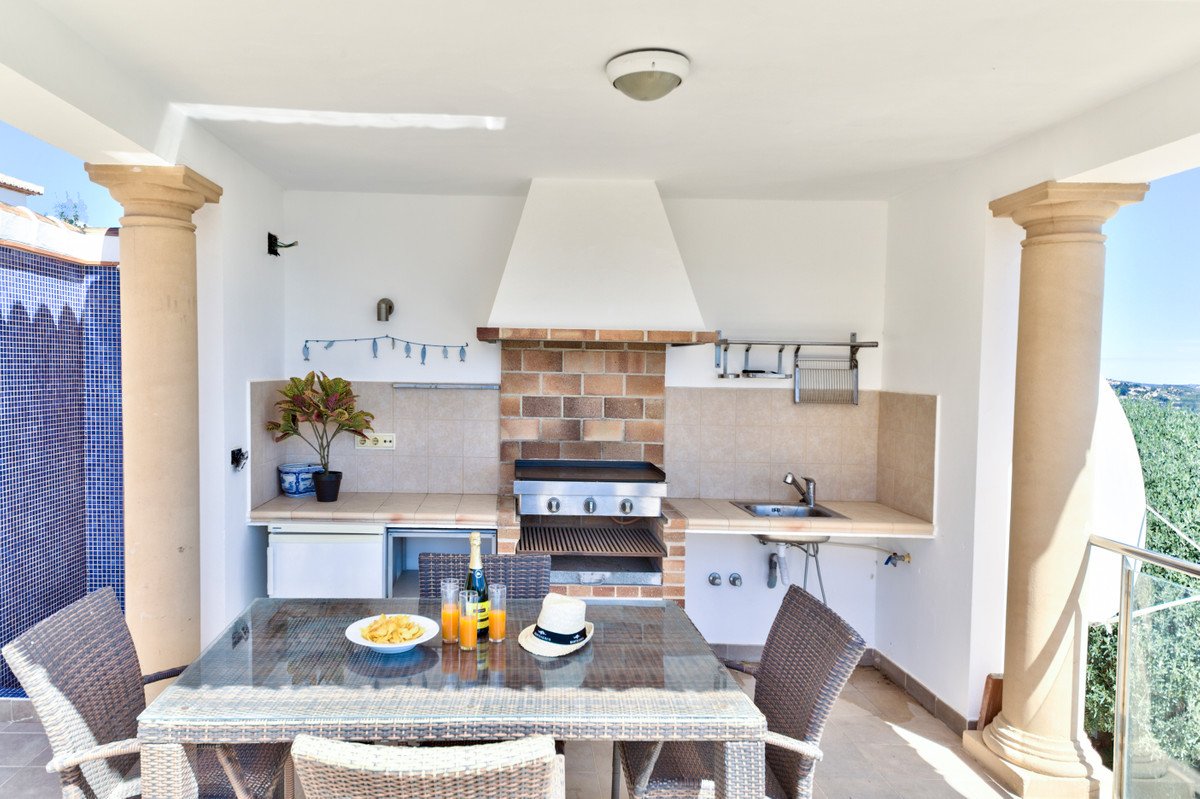 4 Bed Detached Villa in Moraira