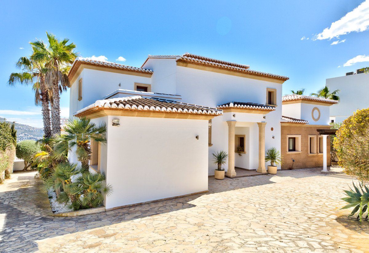 4 Bed Detached Villa in Moraira
