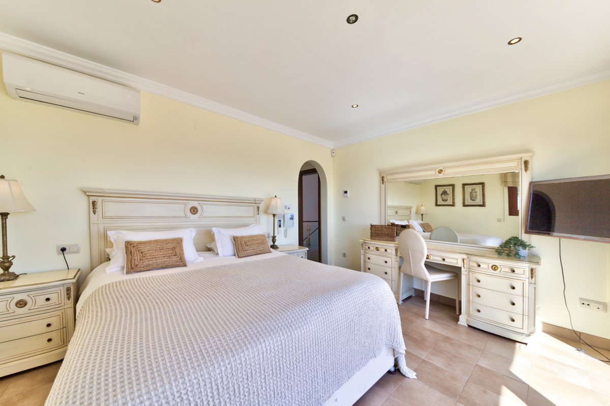 4 Bed Detached Villa in Moraira