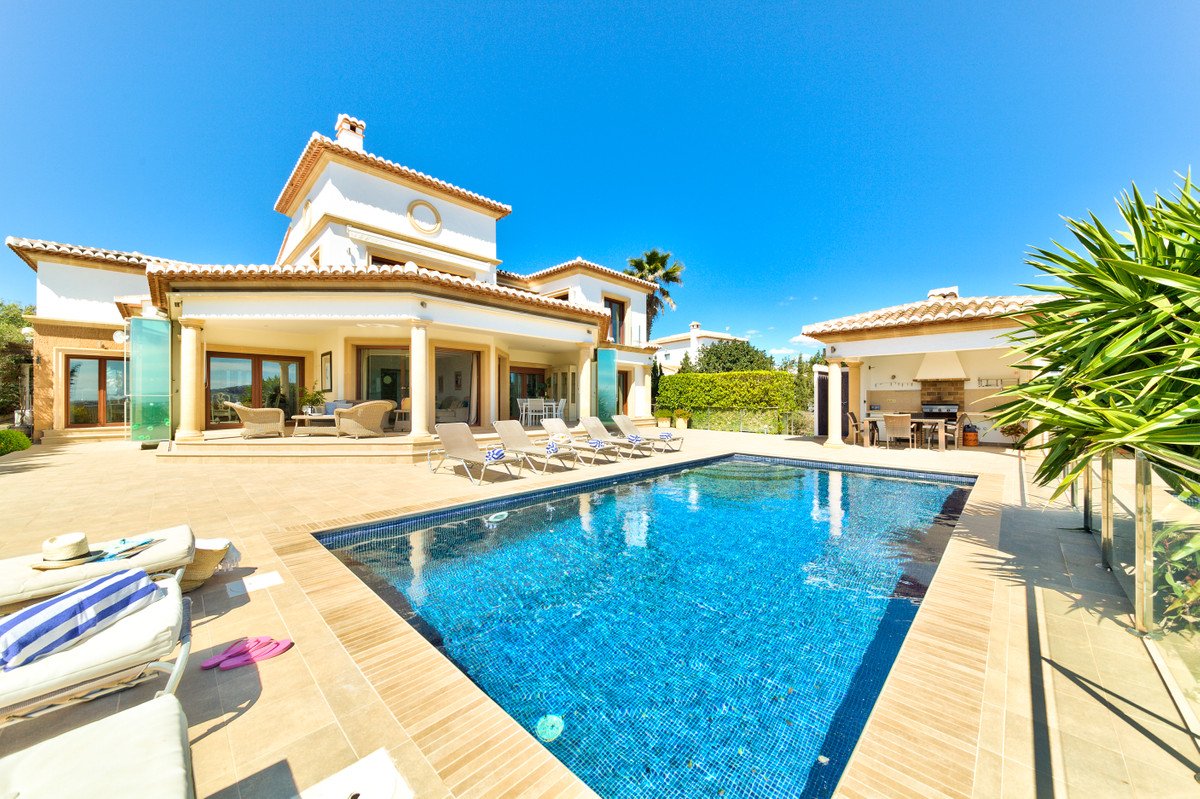 4 Bed Detached Villa in Moraira