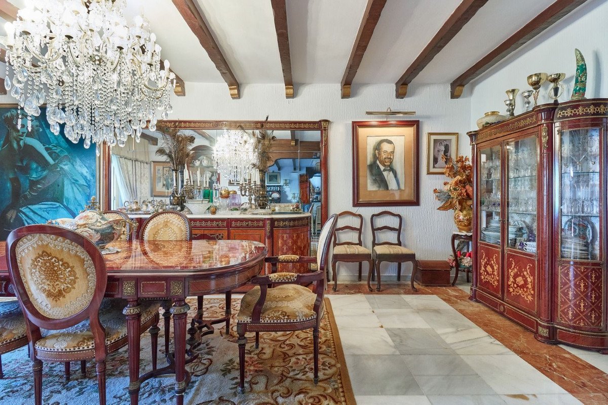 8 Bed Detached Villa in Marbella