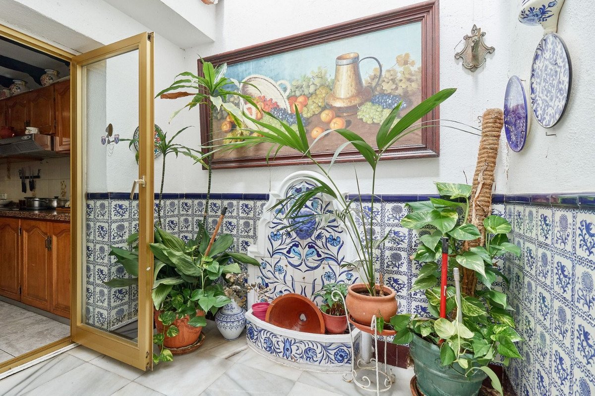 8 Bed Detached Villa in Marbella