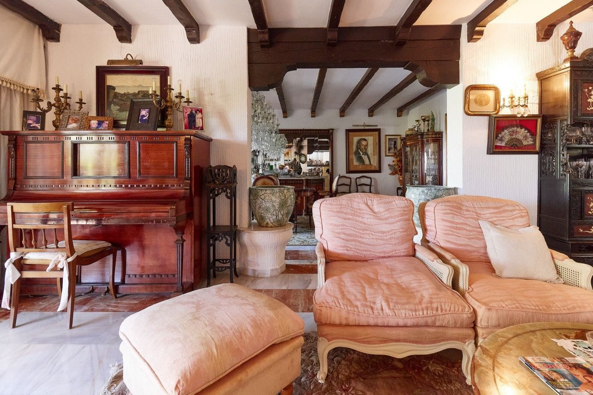 8 Bed Detached Villa in Marbella