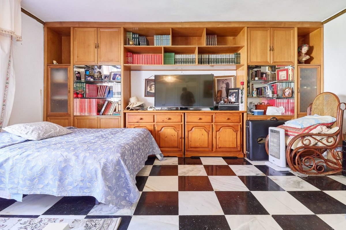 8 Bed Detached Villa in Marbella