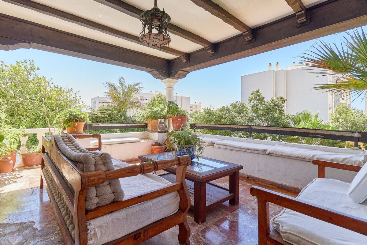 8 Bed Detached Villa in Marbella