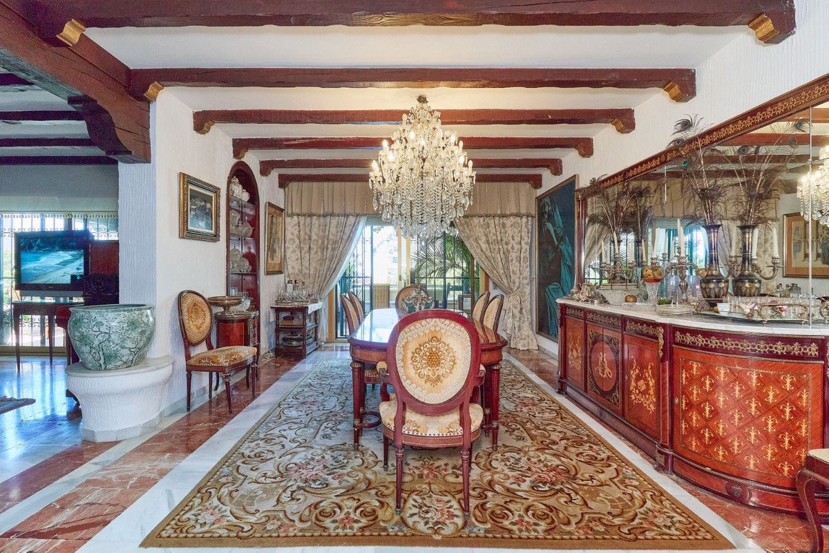 8 Bed Detached Villa in Marbella