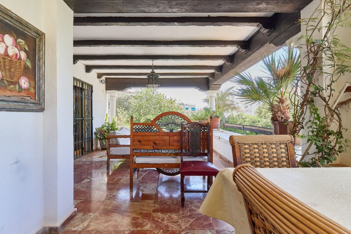 8 Bed Detached Villa in Marbella