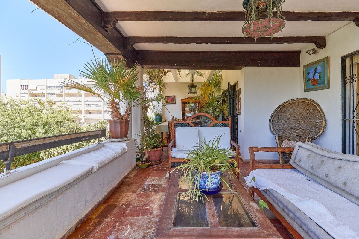 8 Bed Detached Villa in Marbella