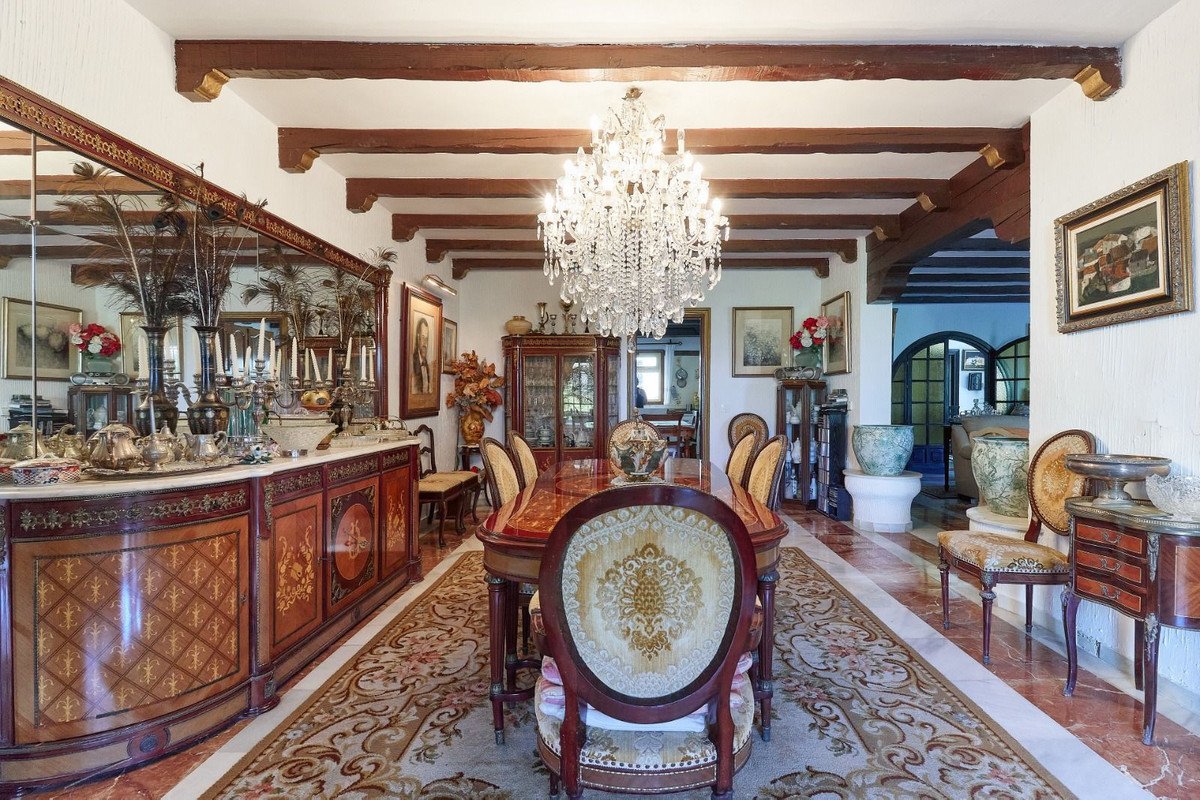 8 Bed Detached Villa in Marbella