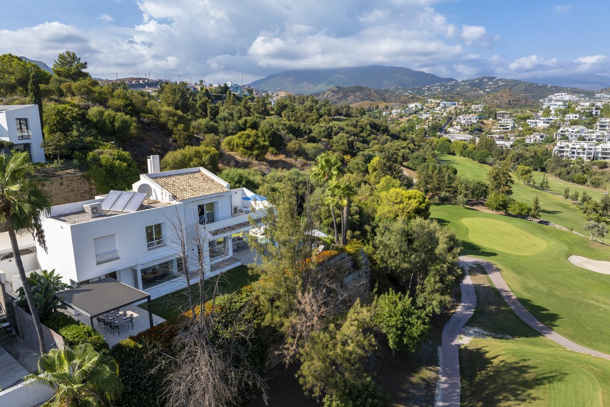 4 Bed Detached Villa in Benahavís