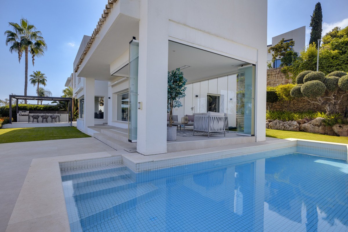 4 Bed Detached Villa in Benahavís