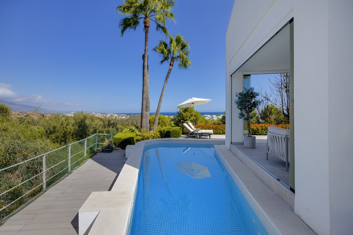 4 Bed Detached Villa in Benahavís