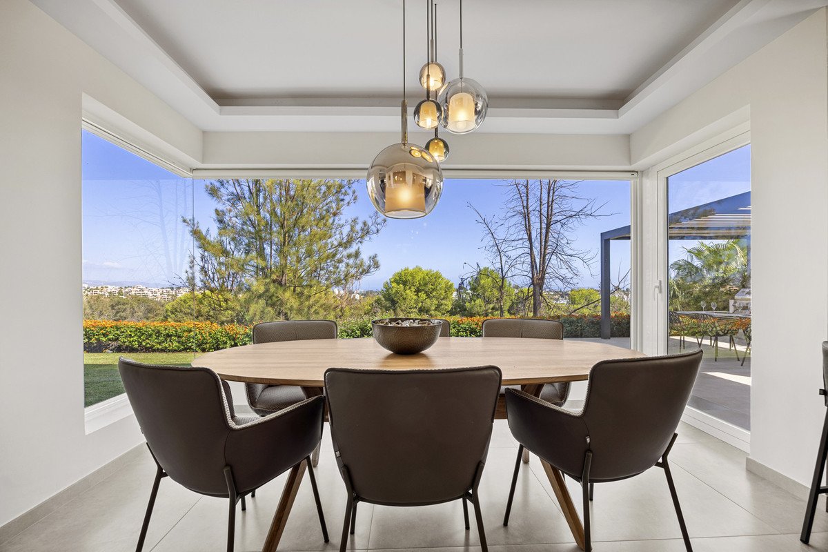 4 Bed Detached Villa in Benahavís