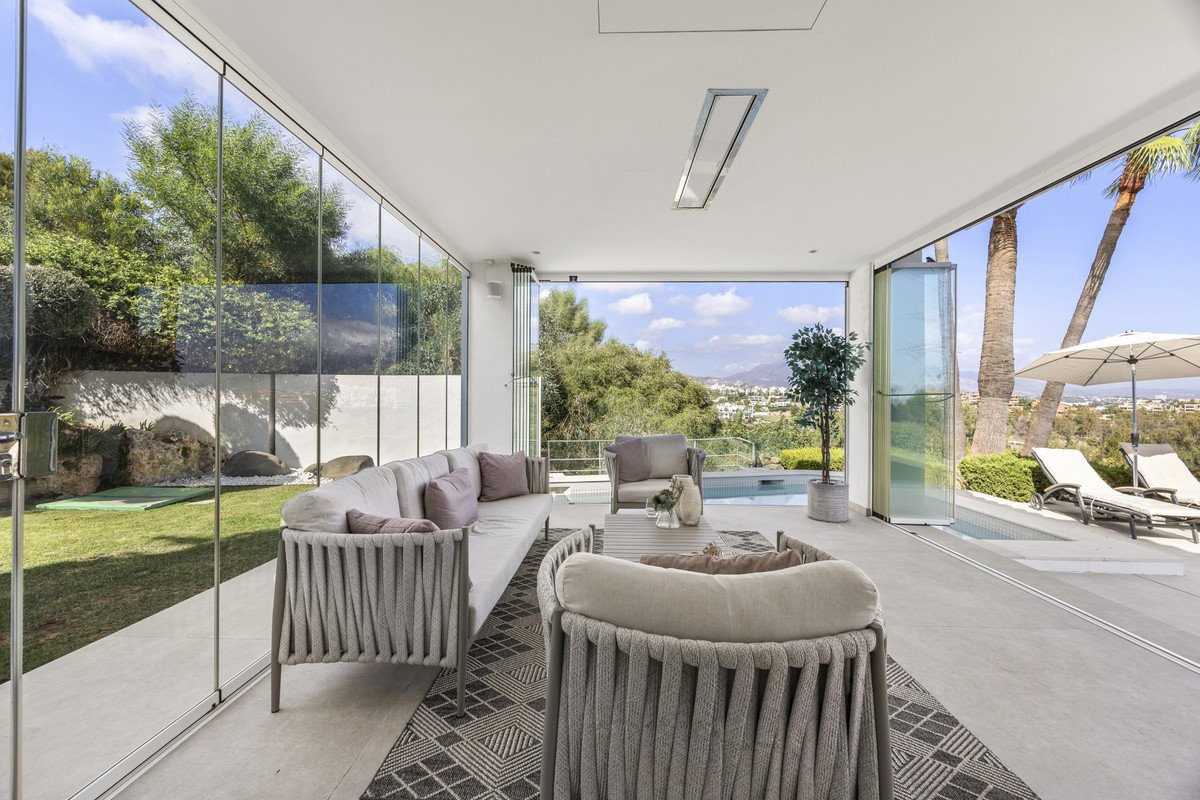 4 Bed Detached Villa in Benahavís