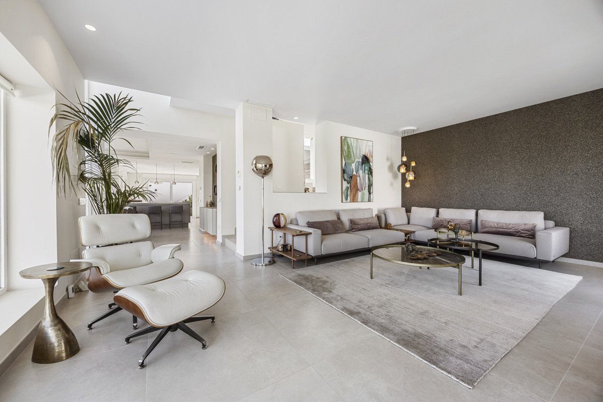4 Bed Detached Villa in Benahavís