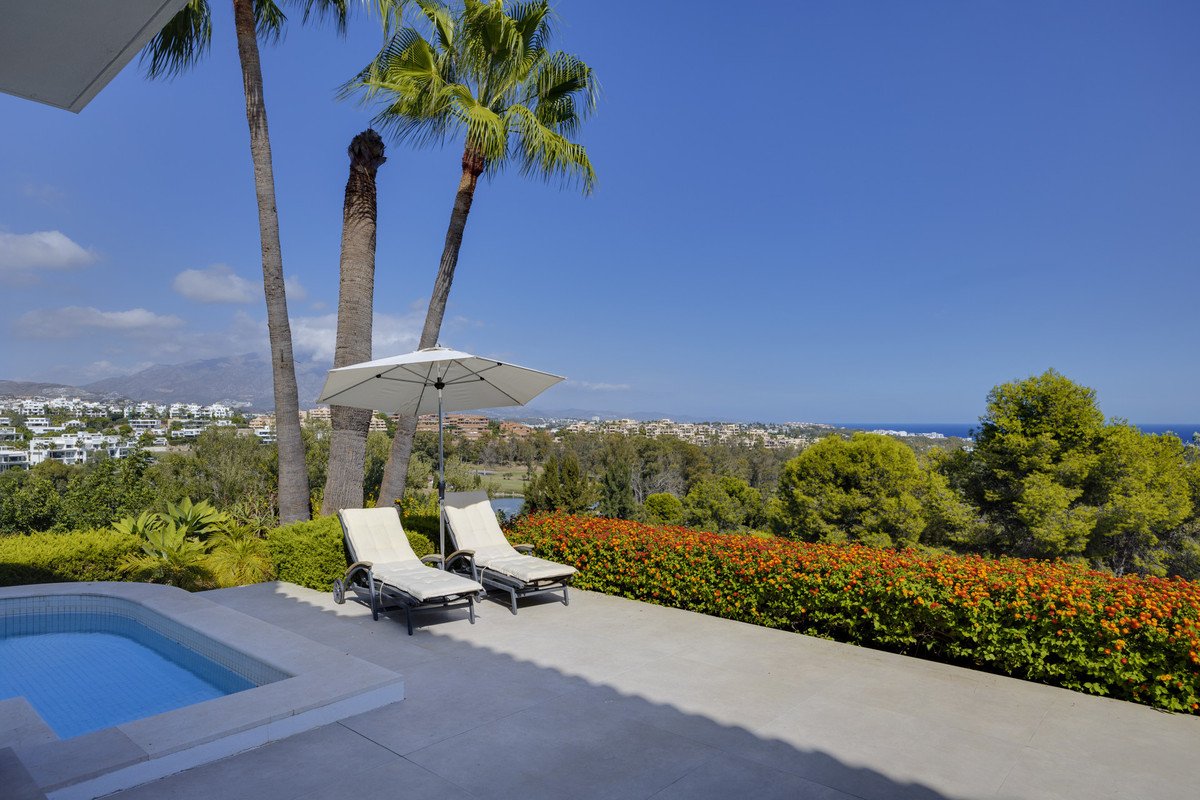 4 Bed Detached Villa in Benahavís