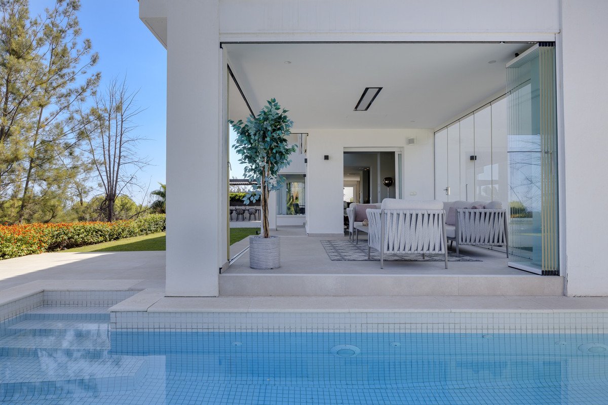 4 Bed Detached Villa in Benahavís