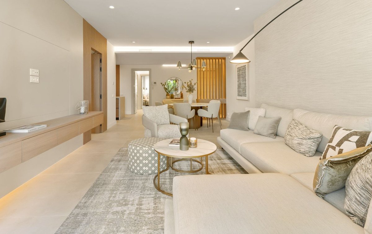 3 Bed Middle Floor Apartment in The Golden Mile