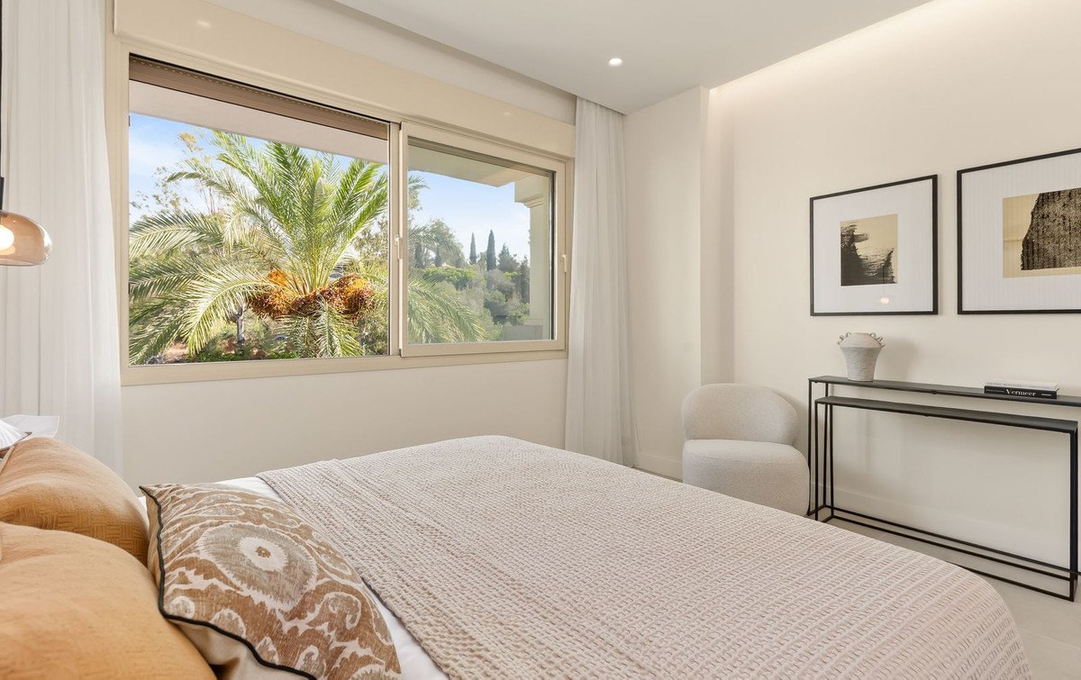 3 Bed Middle Floor Apartment in The Golden Mile