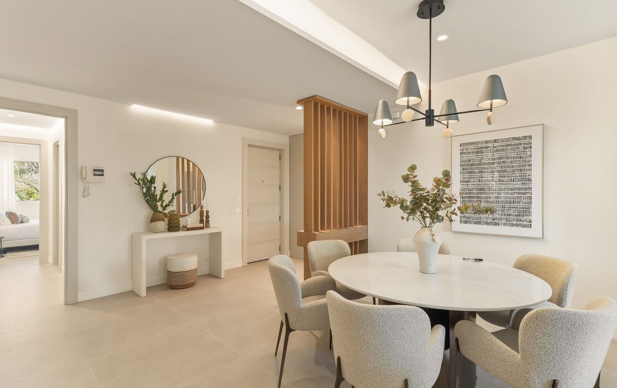 3 Bed Middle Floor Apartment in The Golden Mile
