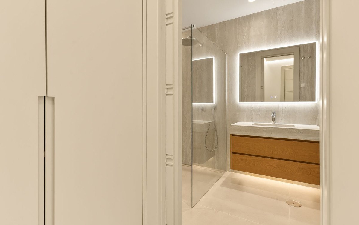 3 Bed Middle Floor Apartment in The Golden Mile