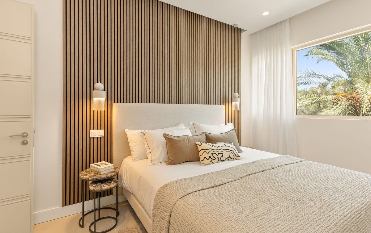 3 Bed Middle Floor Apartment in The Golden Mile