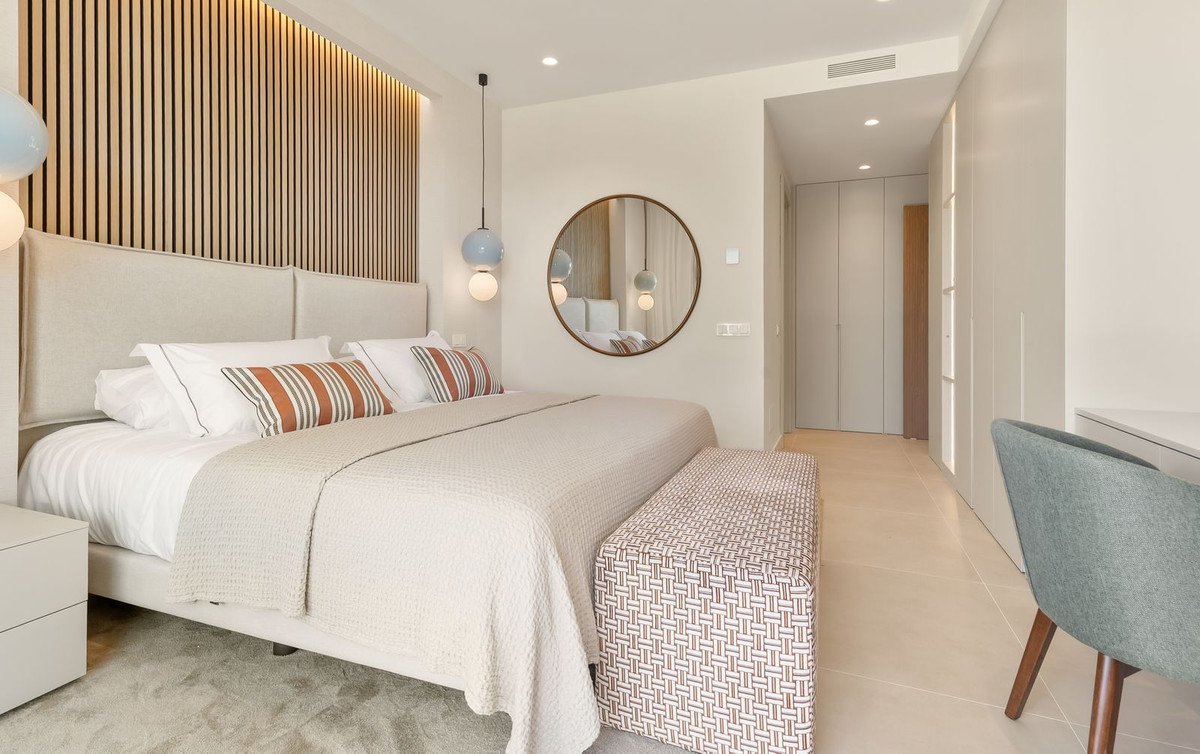 3 Bed Middle Floor Apartment in The Golden Mile
