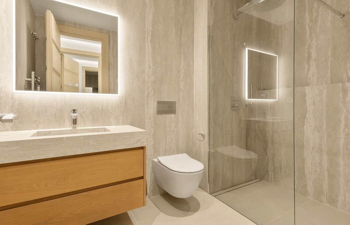 3 Bed Middle Floor Apartment in The Golden Mile