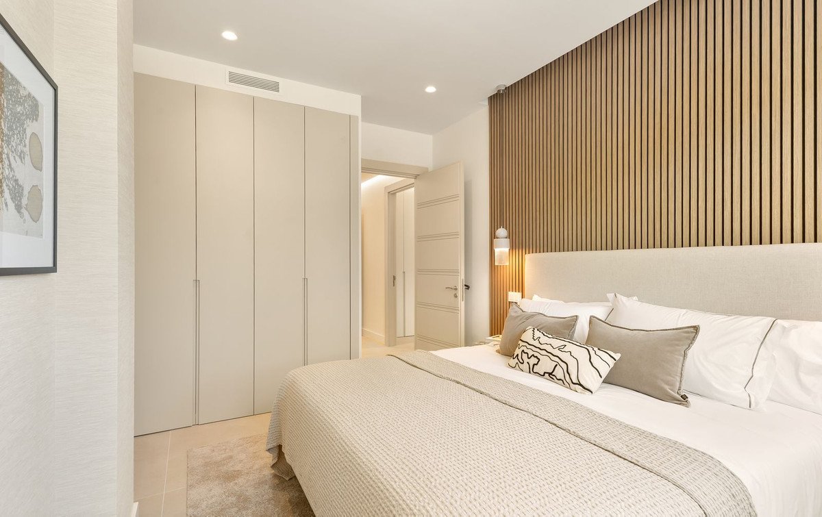 3 Bed Middle Floor Apartment in The Golden Mile