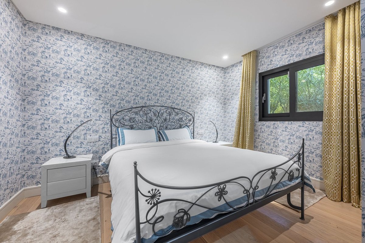 5 Bed Detached Villa in The Golden Mile