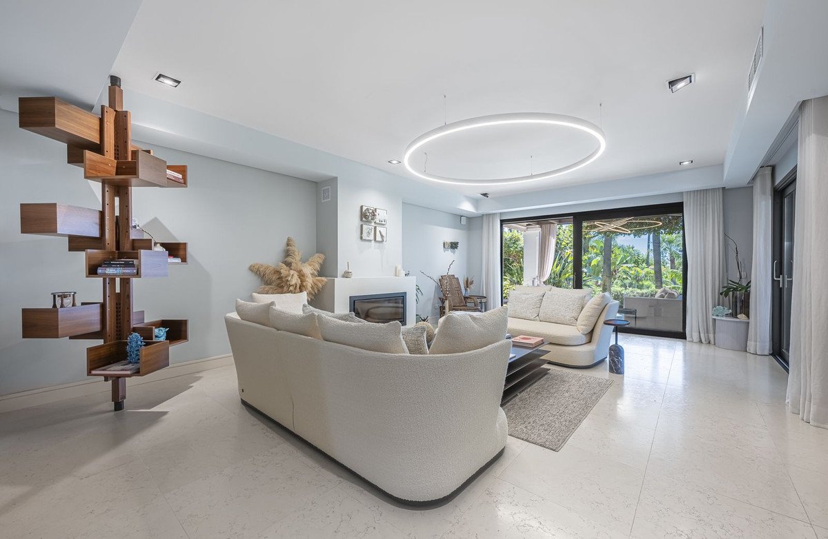 5 Bed Detached Villa in The Golden Mile