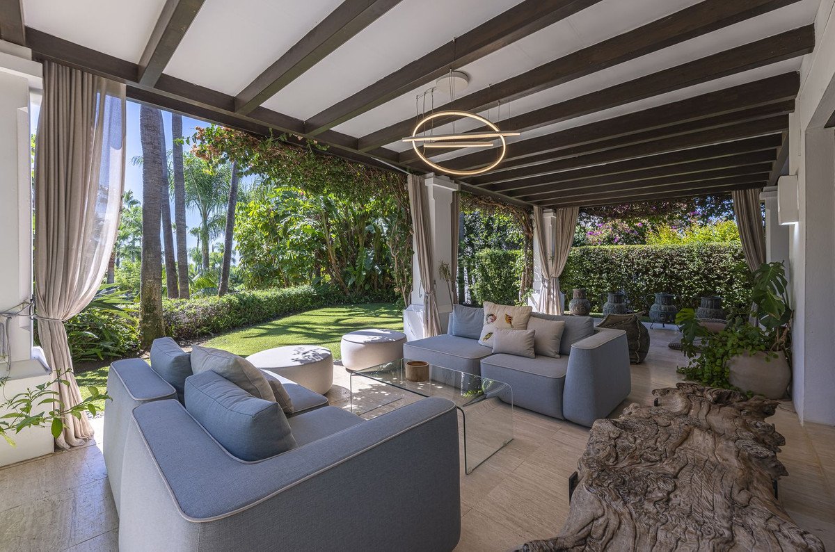 5 Bed Detached Villa in The Golden Mile