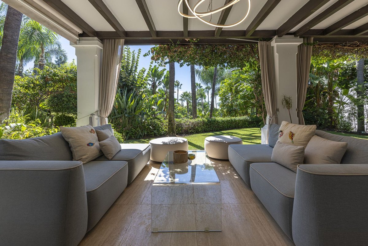 5 Bed Detached Villa in The Golden Mile
