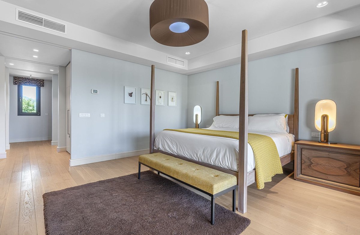 5 Bed Detached Villa in The Golden Mile