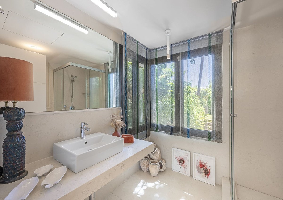 5 Bed Detached Villa in The Golden Mile