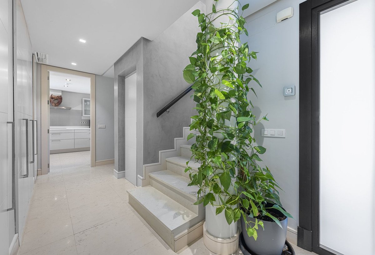 5 Bed Detached Villa in The Golden Mile