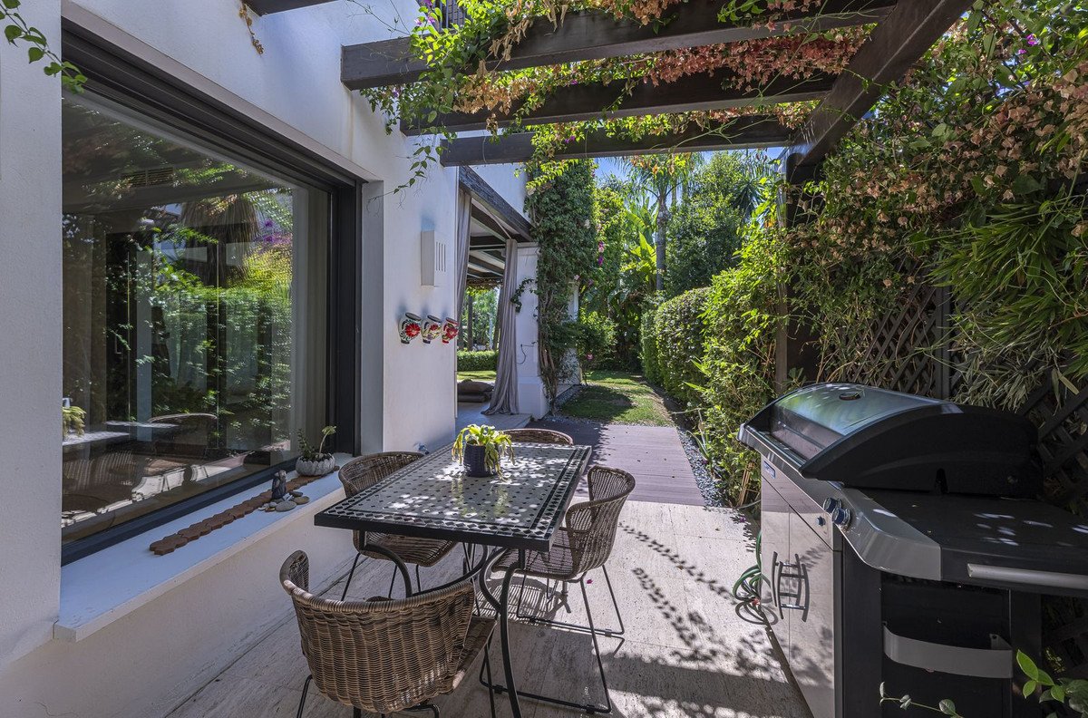 5 Bed Detached Villa in The Golden Mile