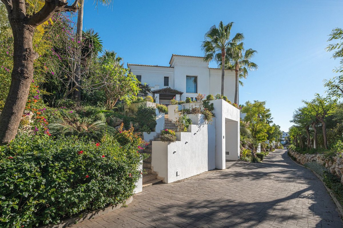 5 Bed Detached Villa in The Golden Mile