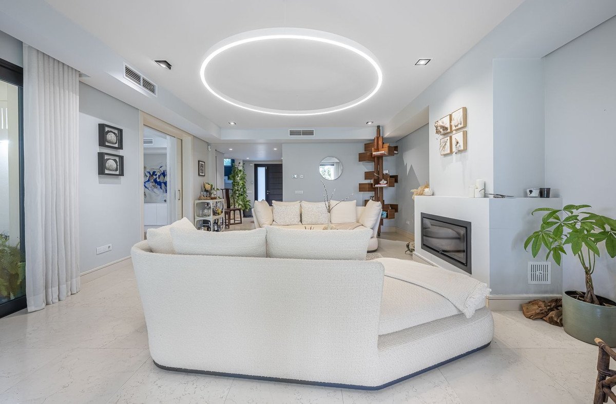 5 Bed Detached Villa in The Golden Mile