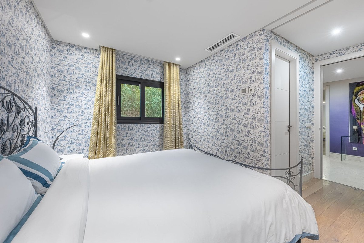 5 Bed Detached Villa in The Golden Mile