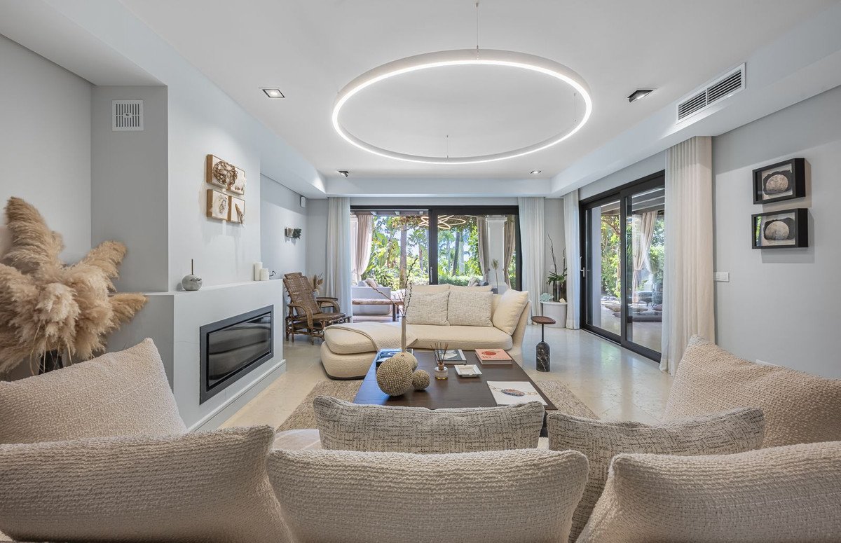 5 Bed Detached Villa in The Golden Mile