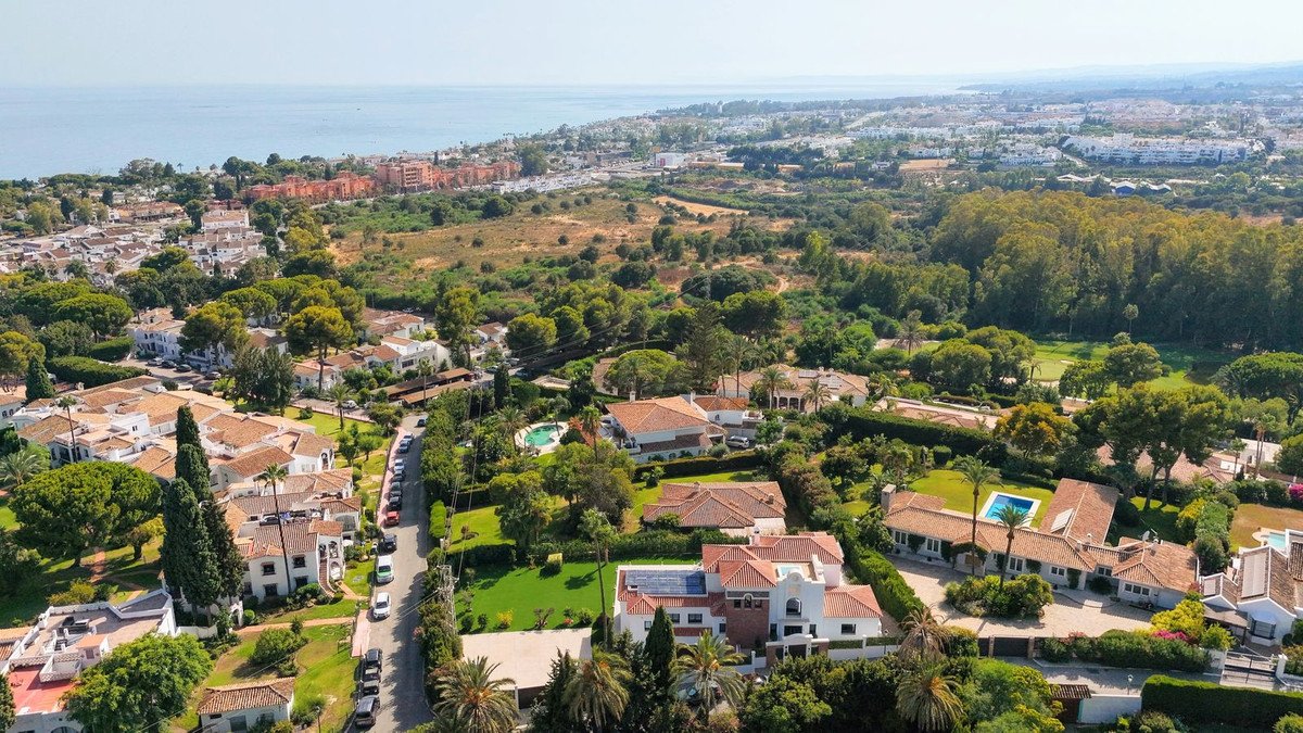5 Bed Detached Villa in Estepona