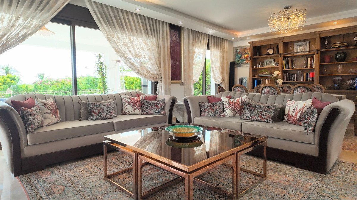 5 Bed Detached Villa in Estepona
