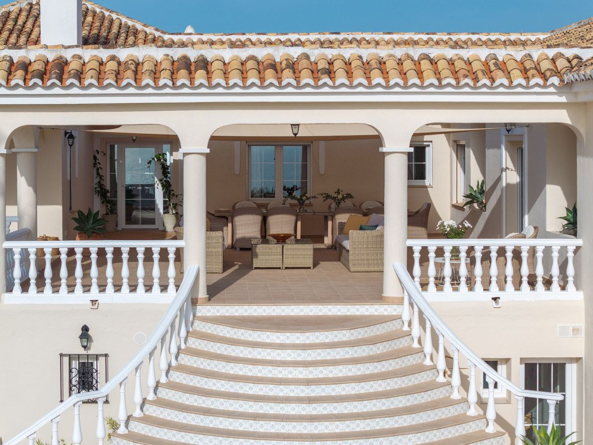 5 Bed Detached Villa in Torrequebrada
