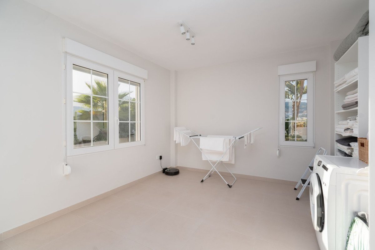 5 Bed Detached Villa in Torrequebrada