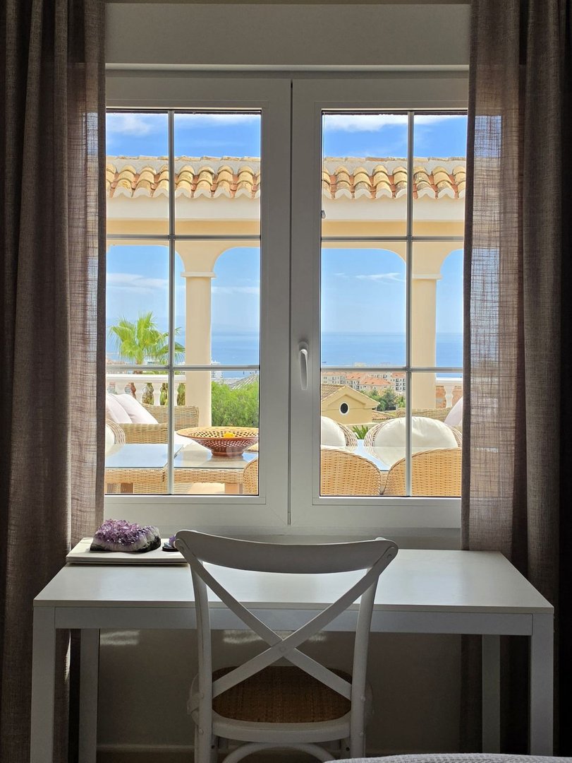 5 Bed Detached Villa in Torrequebrada